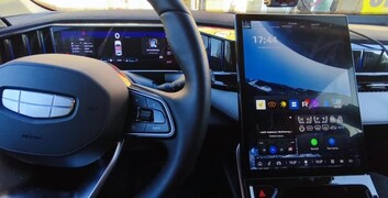 Установка голосового, навигации и приложений на Geely Atlas New в Мелеузе